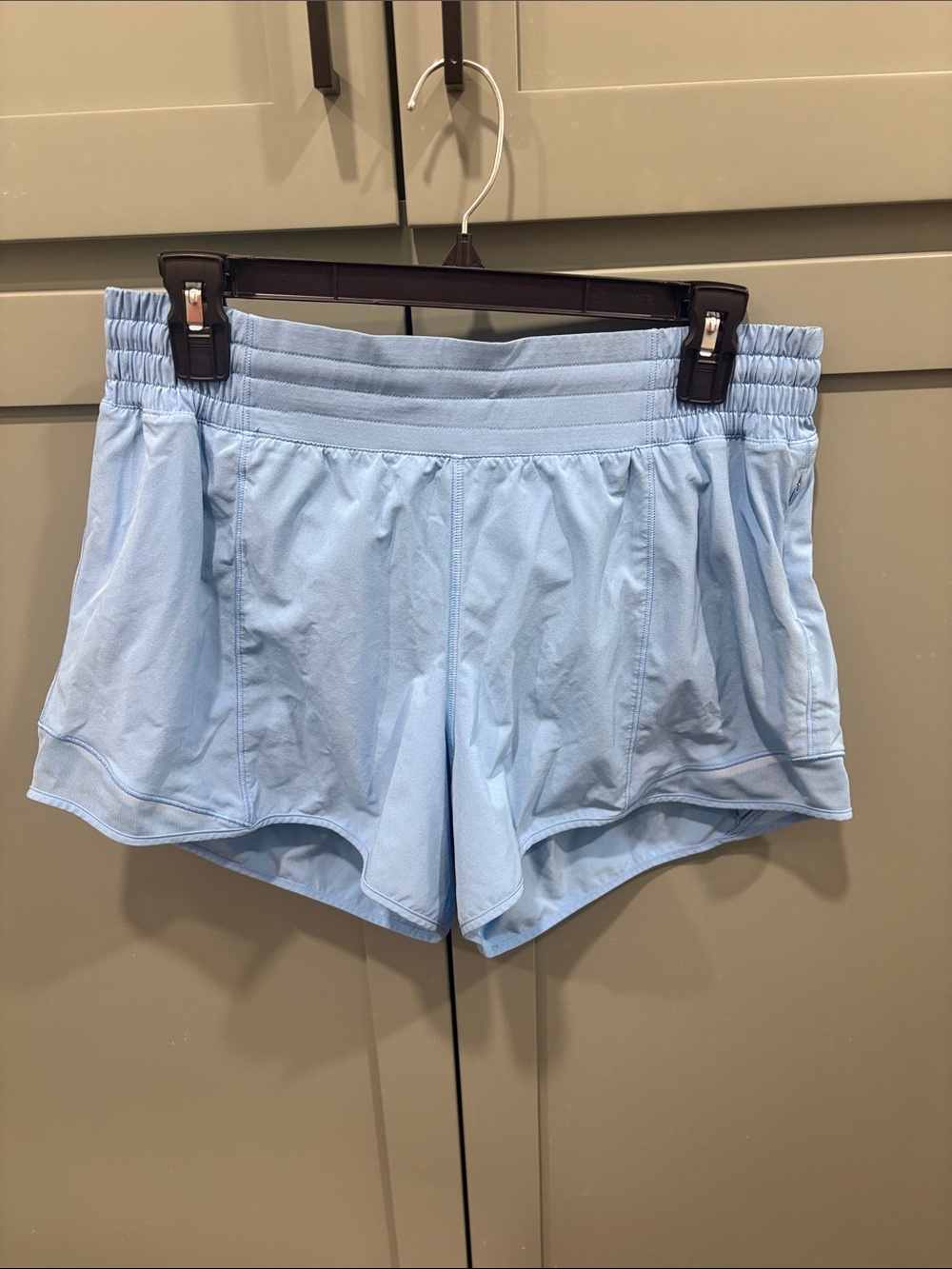 Lululemon hotty hot shorts 4 in